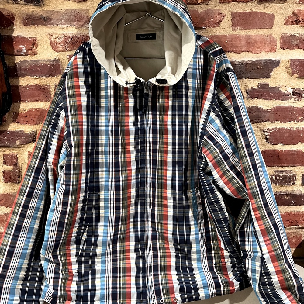 XL REVERSIBLE HOODED NAUTICA BREAKER ***Freshly Laundered